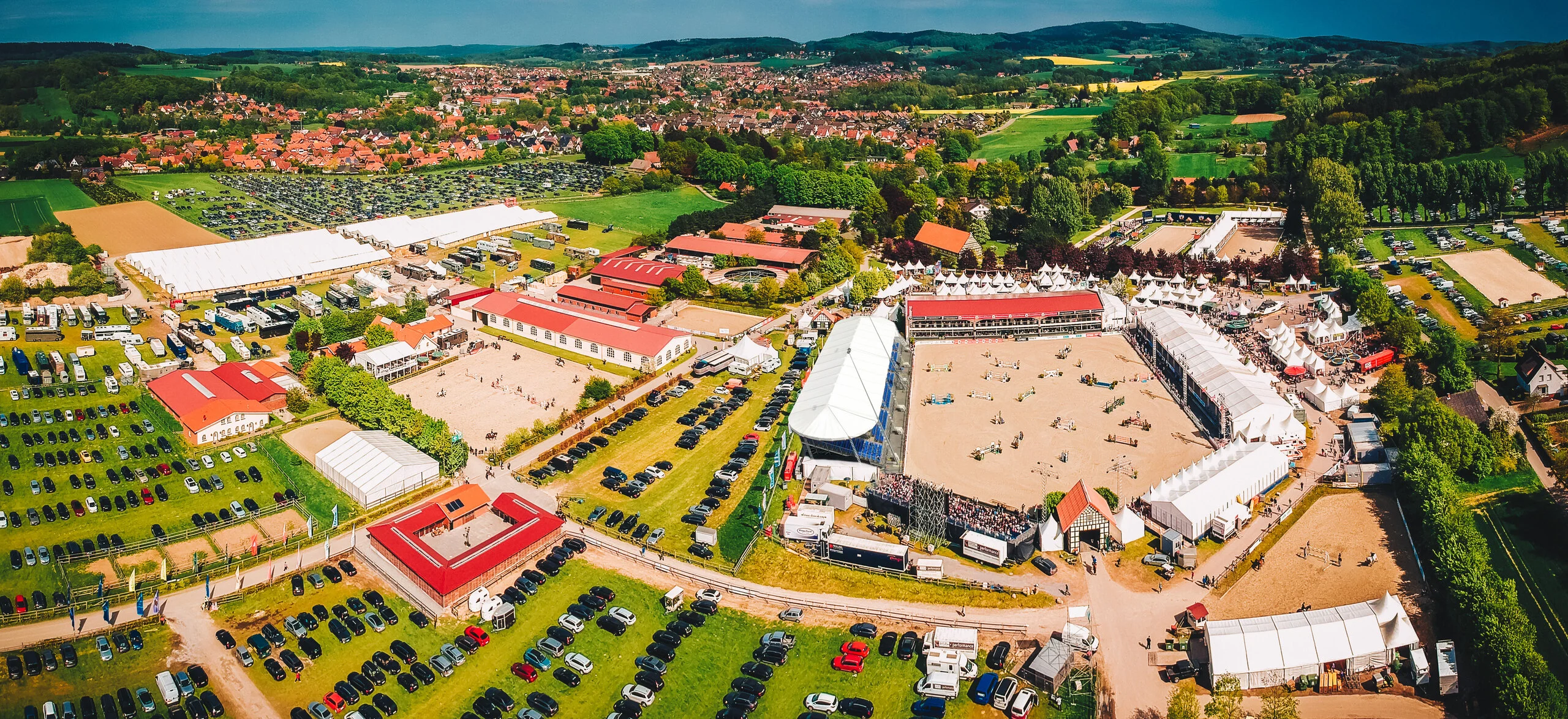 Luftaufnahme von Horses & Dreams auf dem Hof Kasselmann